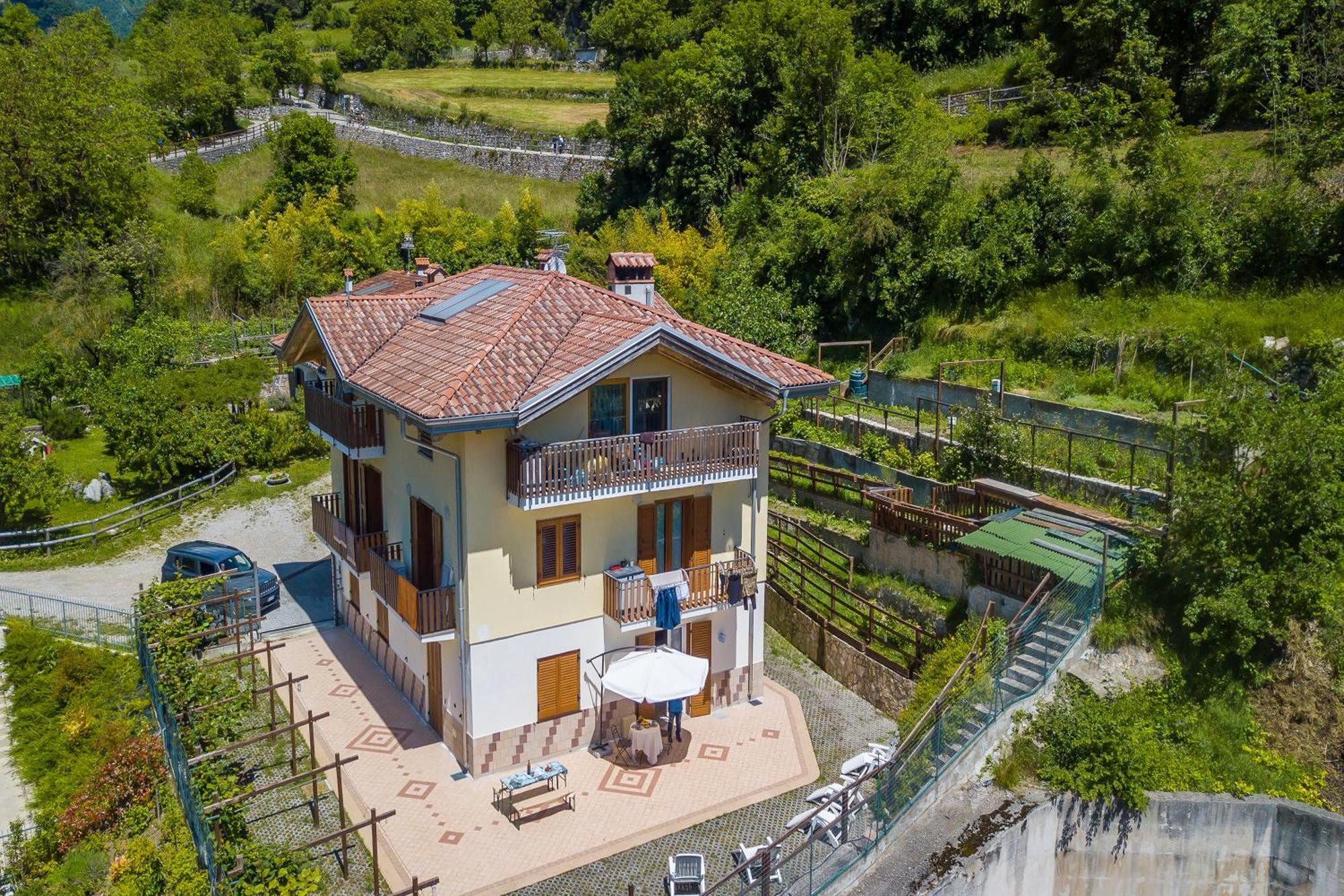 Il Giardino In Montagna Family Friendly- Happy Rentals Tenno Dış mekan fotoğraf